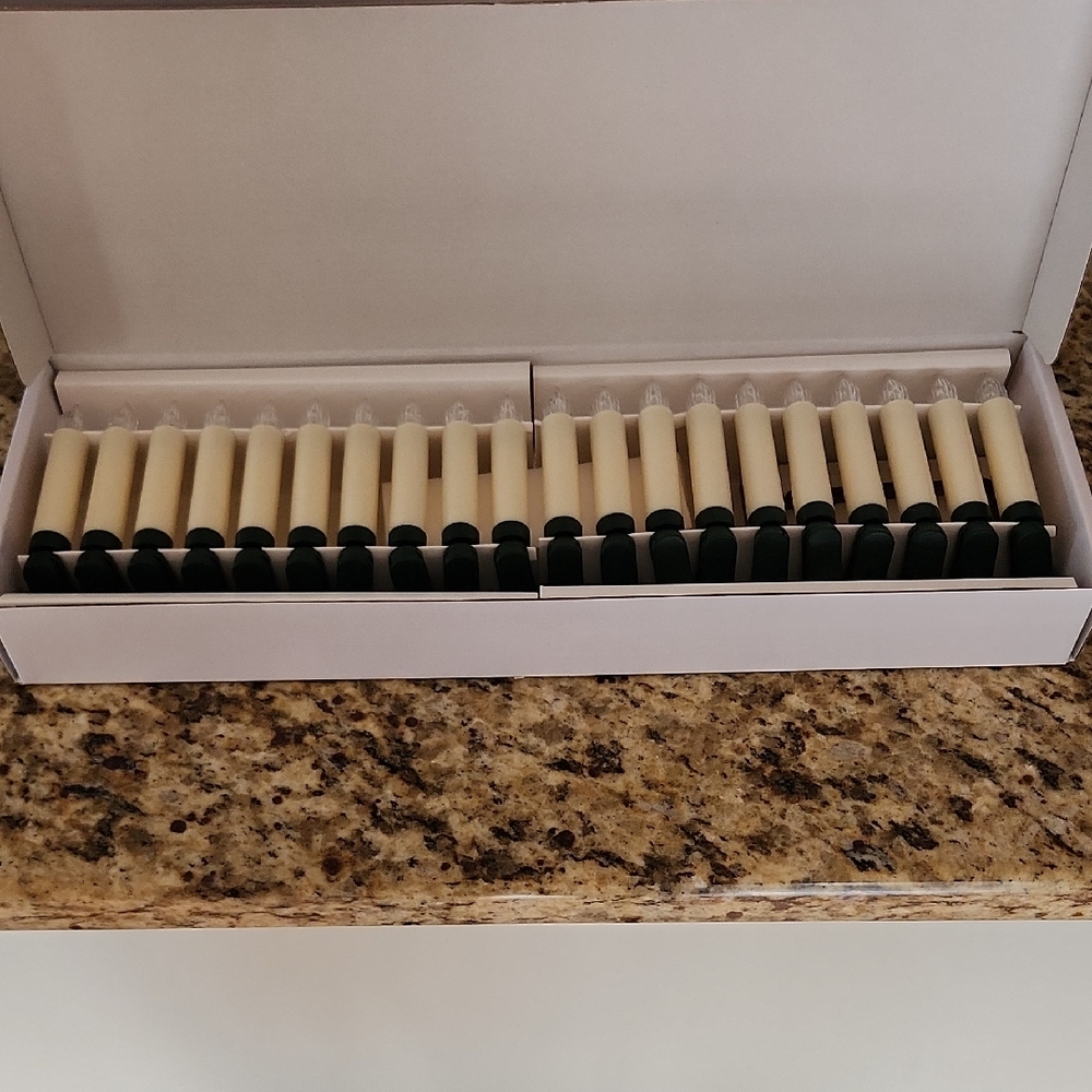 Balsam Hill Battery-Powered Christmas Candle Set